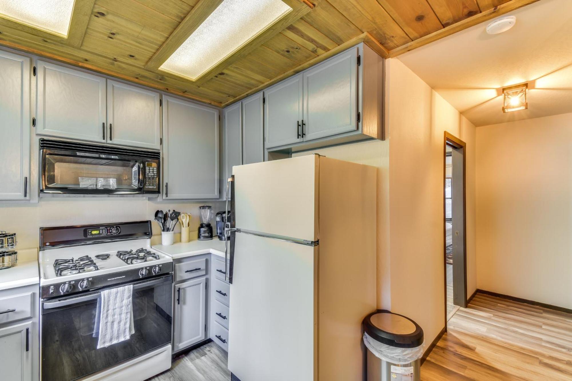 Ferienhaus Mi-wuk Village With Large Deck 2 Mi To Town!