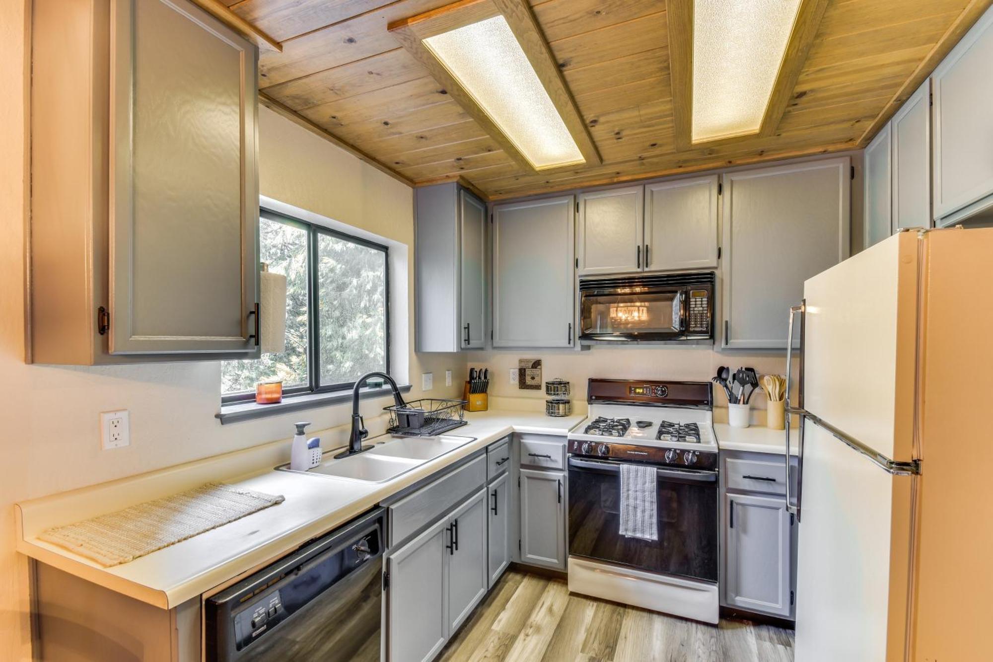 Ferienhaus Mi-wuk Village With Large Deck 2 Mi To Town! Twain Harte