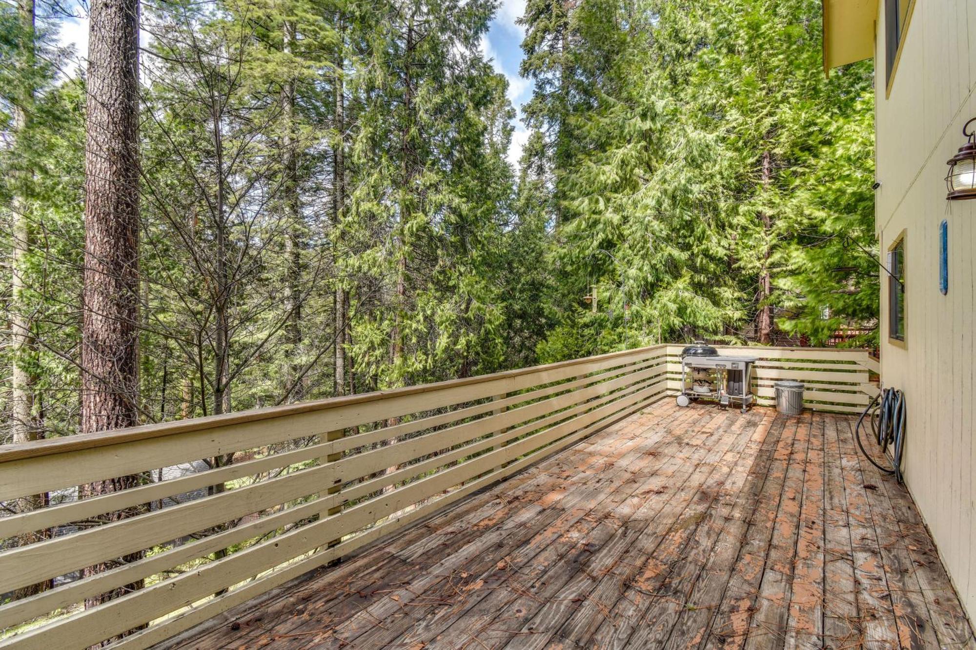 Mi-wuk Village With Large Deck 2 Mi To Town! Ferienhaus *
