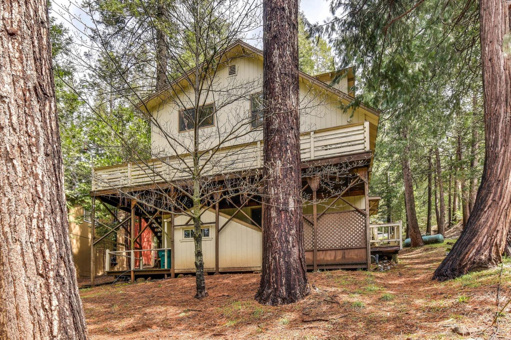 Mi-wuk Village With Large Deck 2 Mi To Town! * Twain Harte